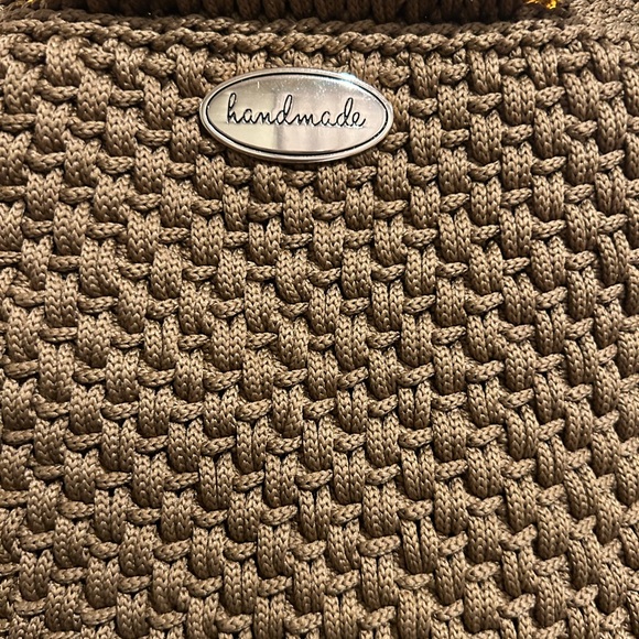 Bucket purse, with acrylic handles, faux leather base, legs. Hand crocheted, NEW - Picture 3 of 5